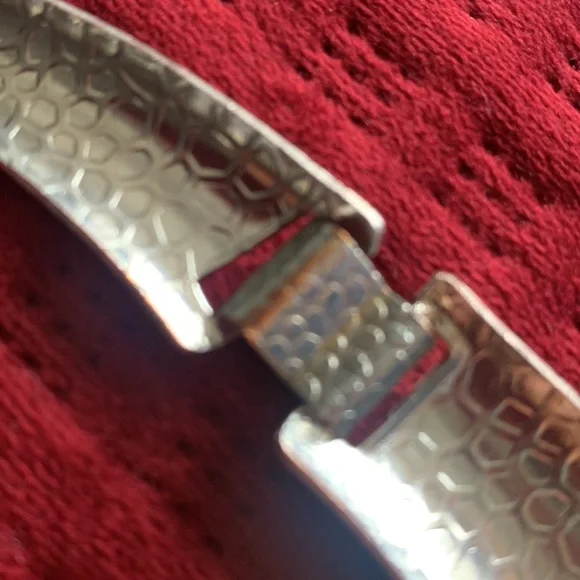 Silver Polished Collar Neckpiece - Picture 8 of 10